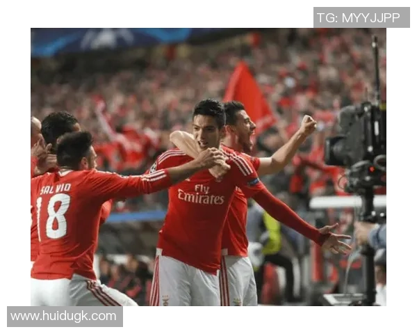 拜仁慕尼黑足球队11号球星最新身份揭秘与他在球队中的关键作用分析